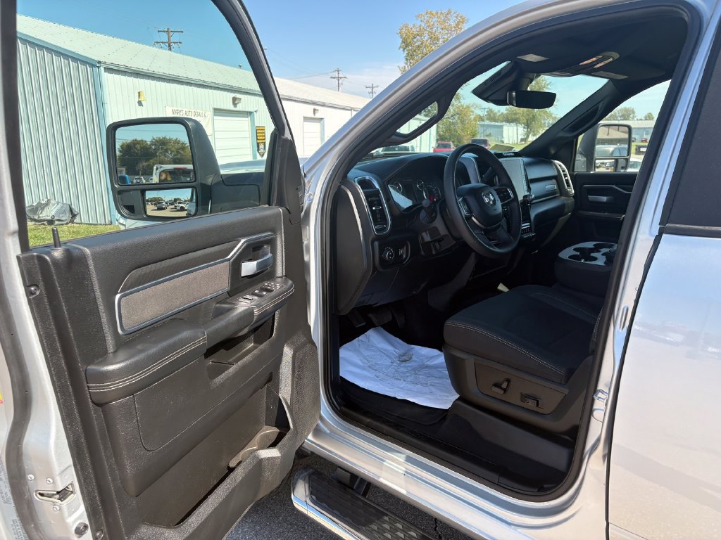 Used 2026 RAM 2500 Big Horn AWD/4WD image 16