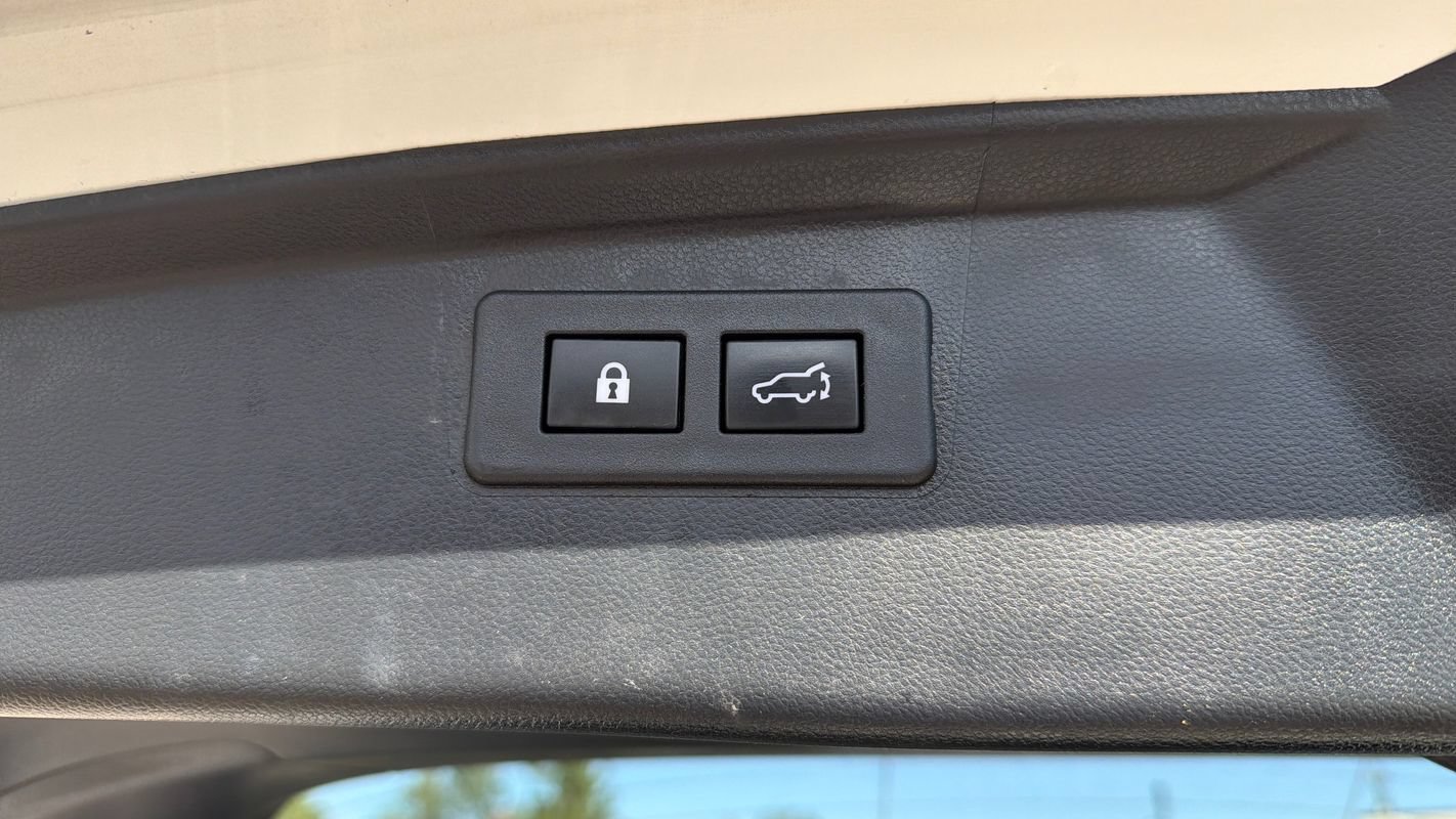 Used 2023 Subaru Outback Premium AWD/4WD image 25