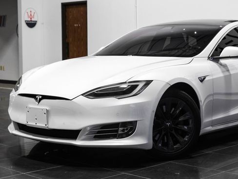 Used 2018 Tesla Model S 75D image 9