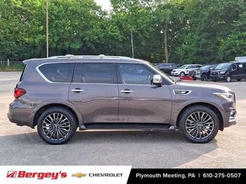 Used 2023 INFINITI QX80 Sensory w/ All-Season Package AWD/4WD image 9