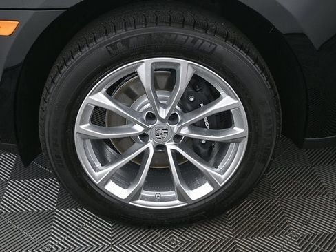 New 2026 Porsche Macan image 37