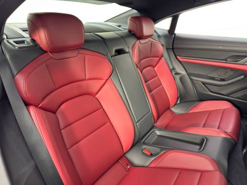 Used 2022 Porsche Taycan image 41