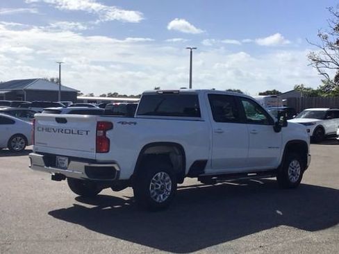 Used 2025 Chevrolet Silverado 2500 LT w/ Convenience Package image 6