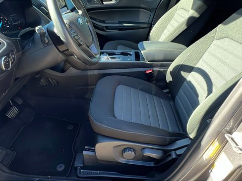 Used 2023 Ford Edge SE image 15