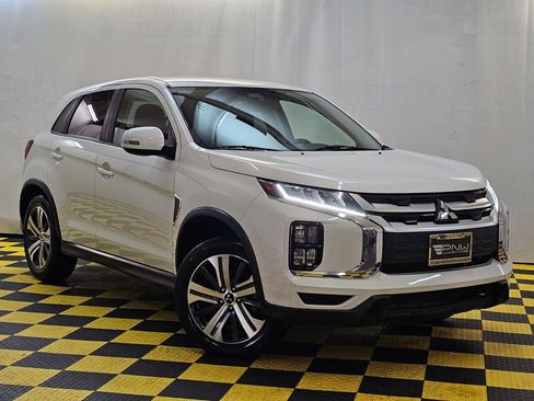 Used 2021 Mitsubishi Outlander Sport SE image 1