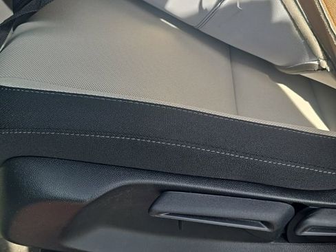 Used 2025 Honda CR-V LX image 9