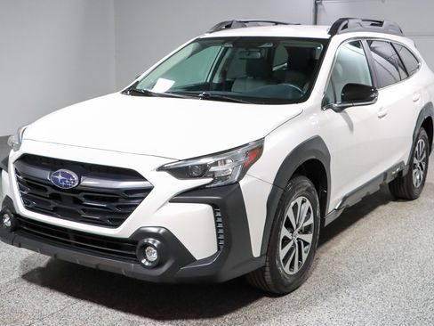 Used 2024 Subaru Outback Premium image 31