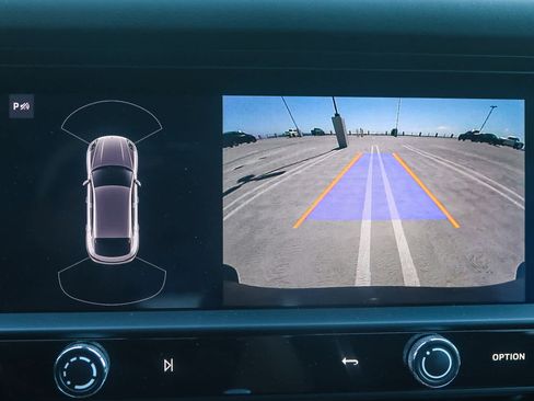 Used 2023 Porsche Macan Turbo image 29