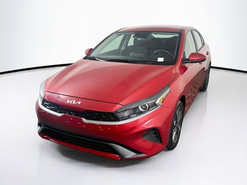 Used 2024 Kia Forte LXS FWD image 3