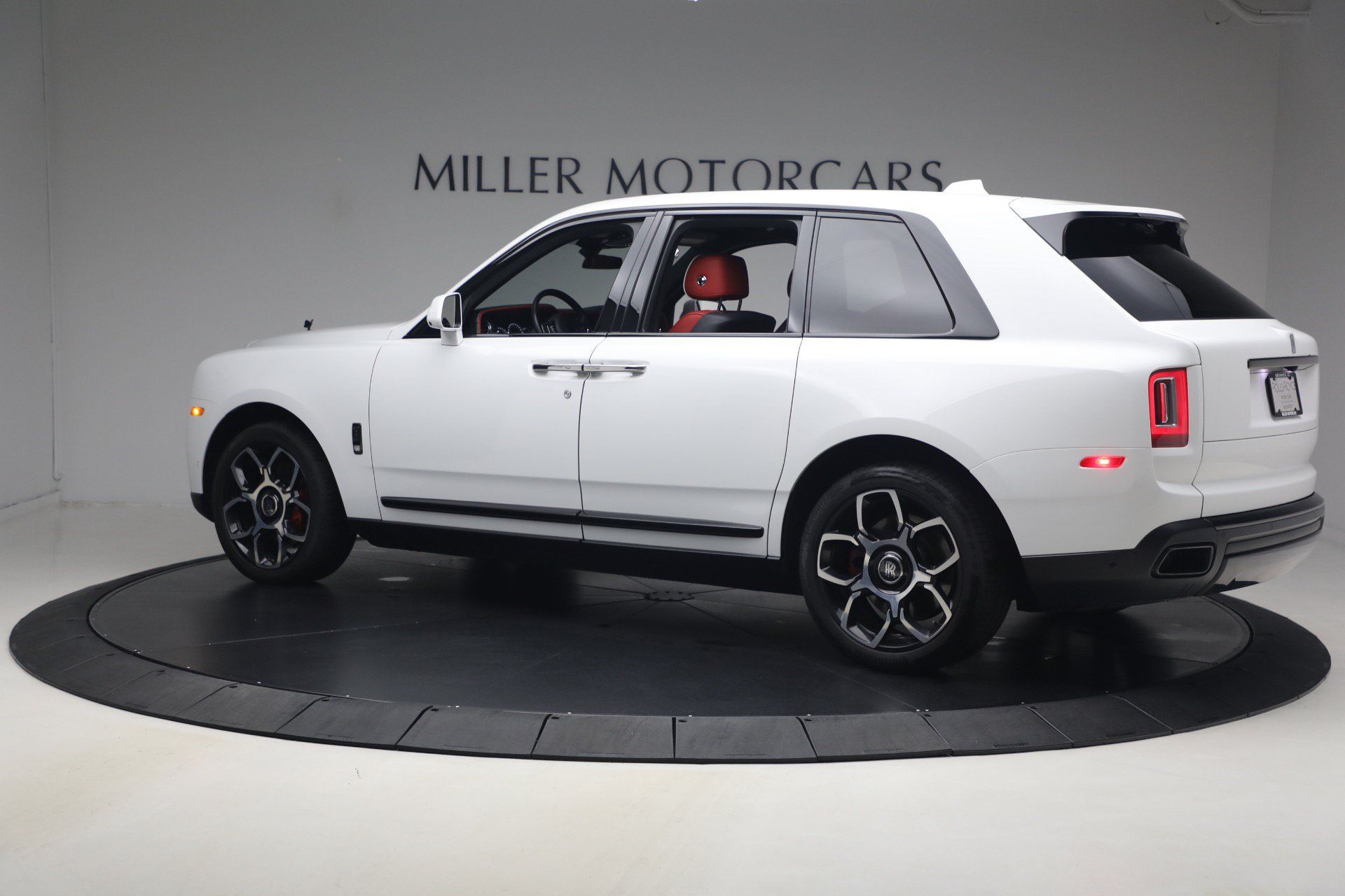 Certified 2021 Rolls-Royce Cullinan Black Badge AWD/4WD image 6