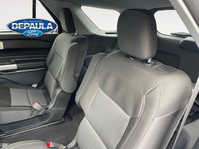 Used 2023 Ford Explorer XLT AWD/4WD image 17