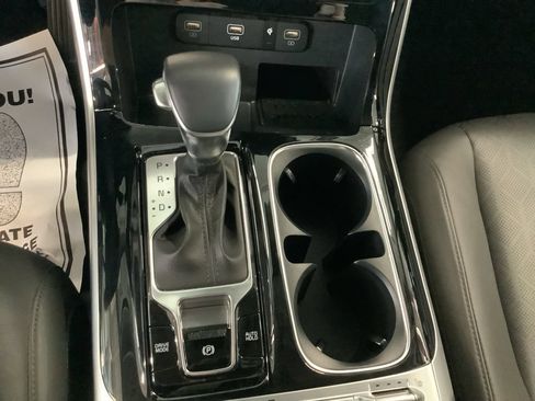 Certified 2024 Kia Carnival SX FWD image 23