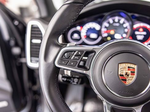 Used 2022 Porsche Cayenne S Platinum image 24