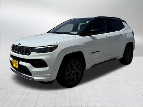 Used 2024 Jeep Compass Limited w/ High Altitude Package AWD/4WD image 3