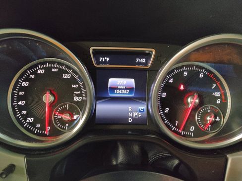 Used 2018 Mercedes-Benz GLE 350 w/ Premium 2 Package image 23