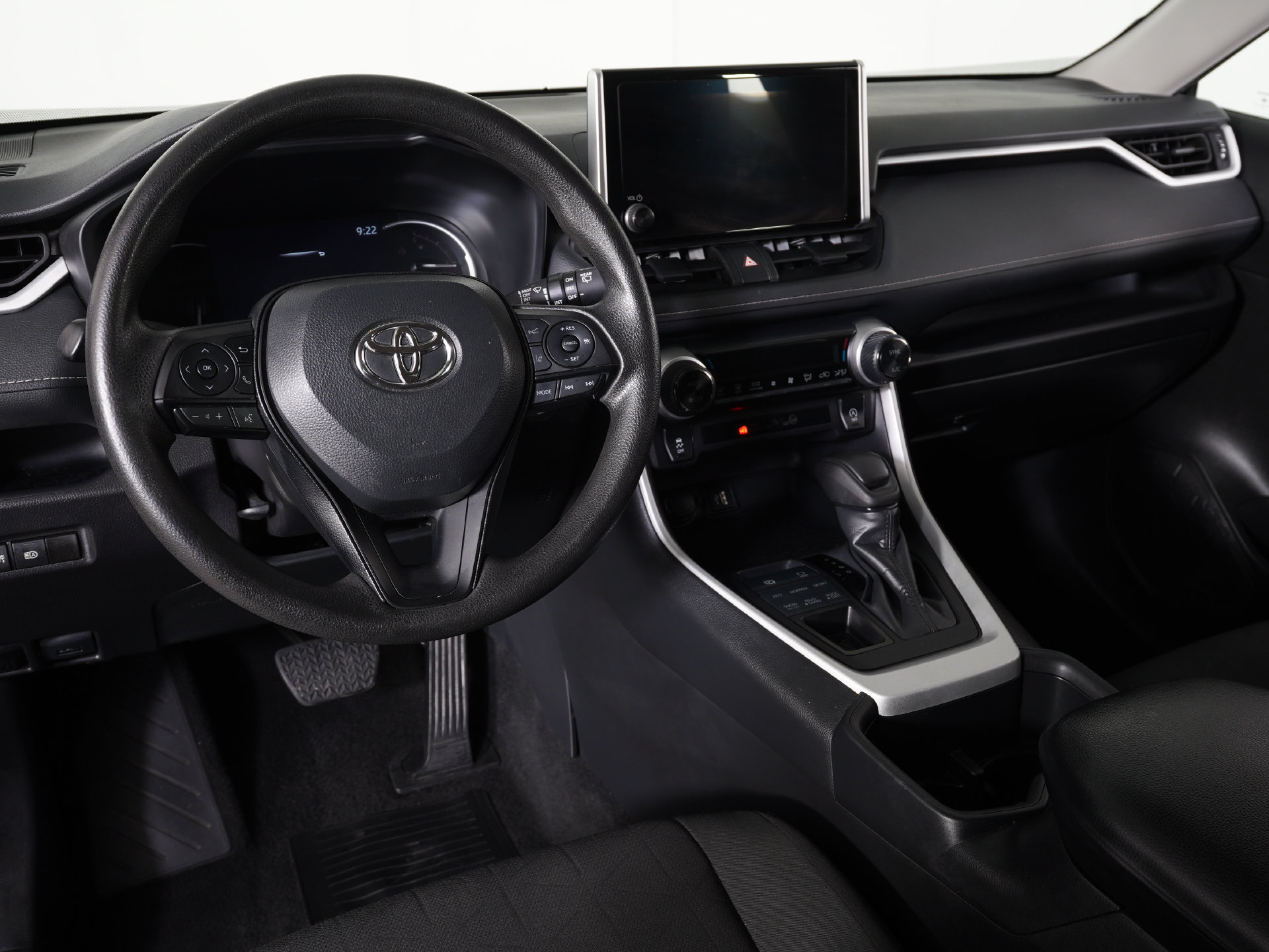 Used 2024 Toyota RAV4 XLE AWD/4WD image 15