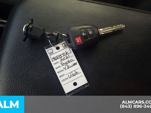 Used 2021 Toyota 4Runner TRD Off-Road AWD/4WD image 17