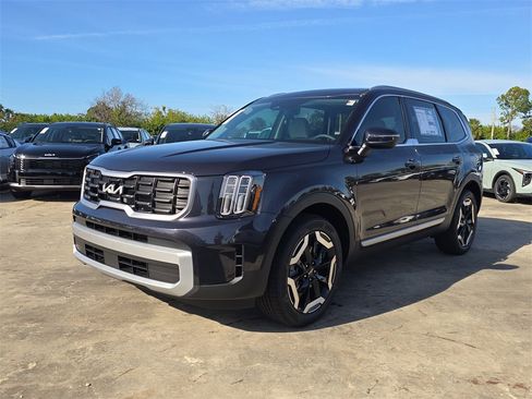 New 2025 Kia Telluride S image 4