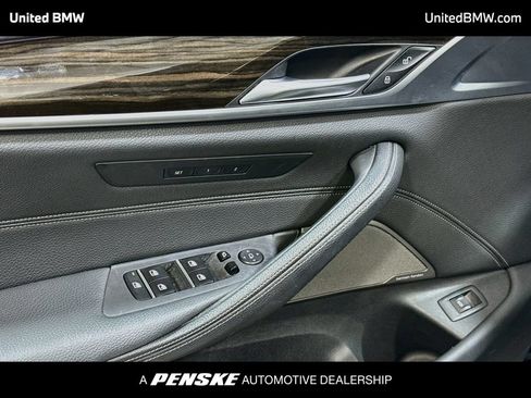 Used 2020 BMW 530i w/ Premium Package RWD image 3