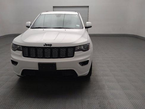 Used 2020 Jeep Grand Cherokee Altitude RWD image 15