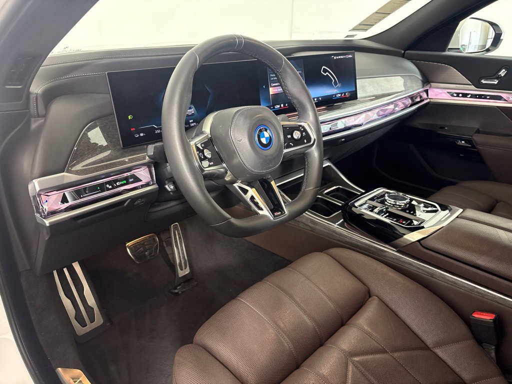 Certified 2024 BMW i7 eDrive50 w/ M Sport Package RWD image 26