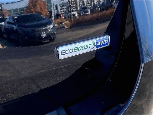 Used 2020 Ford Explorer XLT w/ Equipment Group 202A image 9