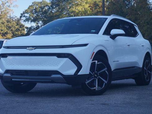 Used 2025 Chevrolet Equinox EV LT w/ Convenience Package image 4