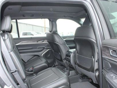 New 2025 Jeep Grand Cherokee L Limited w/ Luxury Tech Group II