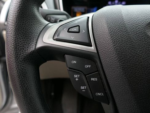 Used 2019 Ford Fusion SE FWD image 16