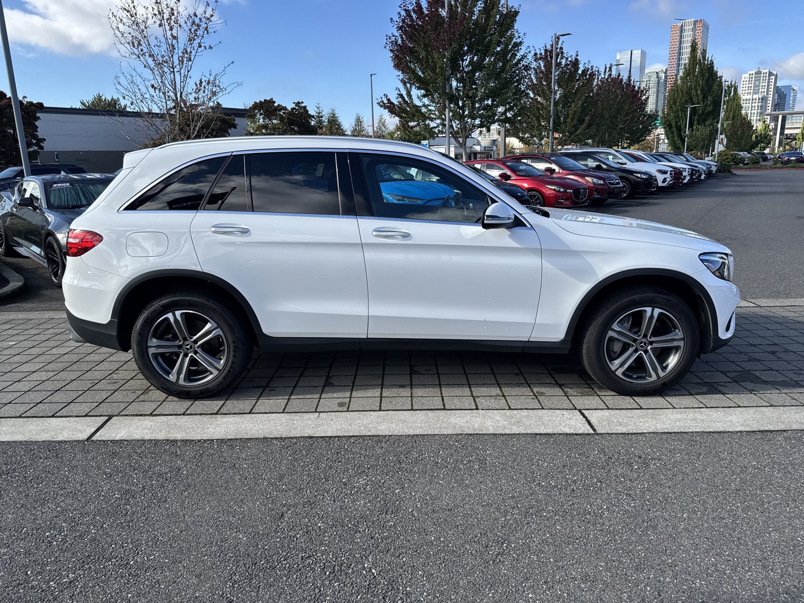 Used 2019 Mercedes-Benz GLC 300 4MATIC image 5