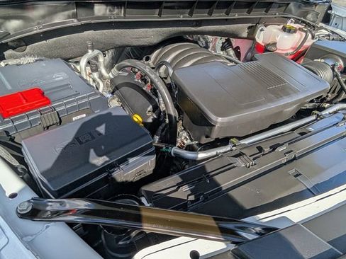 Used 2026 Chevrolet Suburban LT image 21