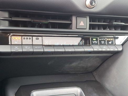 Certified 2025 Toyota Crown Platinum image 19