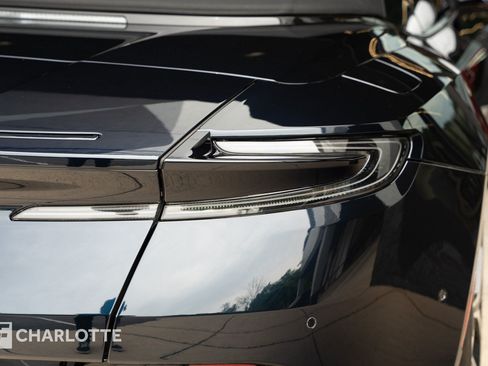 Used 2019 Aston Martin DB11 Volante RWD image 17