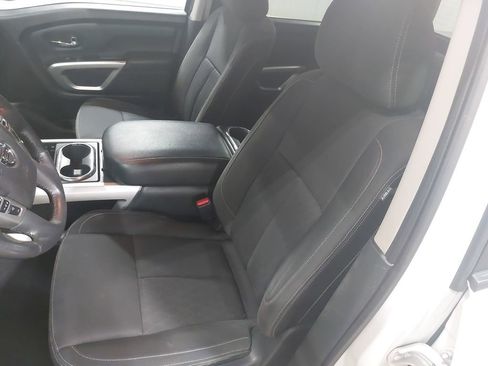 Used 2017 Nissan Titan SV AWD/4WD image 14