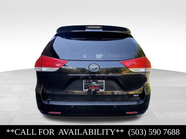 Used 2014 Toyota Sienna XLE FWD image 4
