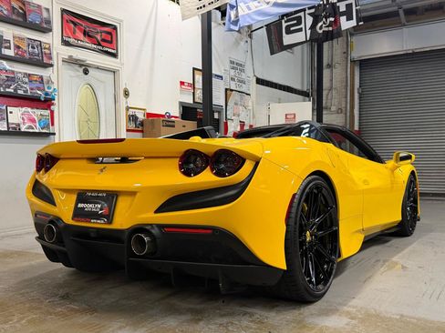 Used 2021 Ferrari F8 Tributo RWD image 7
