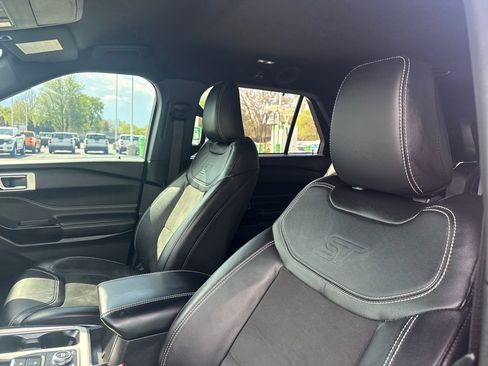 Used 2023 Ford Explorer ST image 16