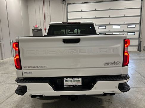 Used 2024 Chevrolet Silverado 1500 High Country w/ High Country Premium Package AWD/4WD image 7