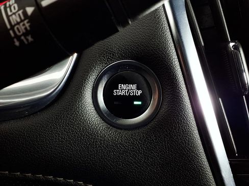 Used 2022 Chevrolet Traverse Premier image 15