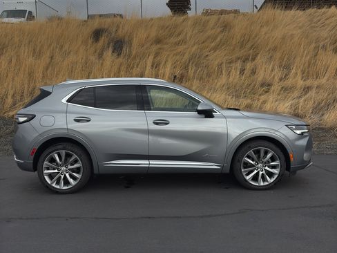 Used 2023 Buick Envision Avenir image 2
