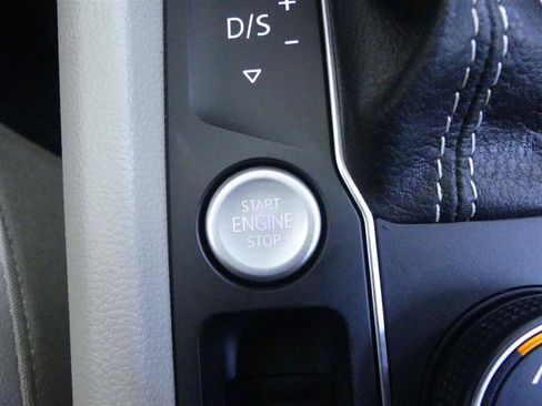 Used 2022 Volkswagen Atlas SE AWD/4WD image 16
