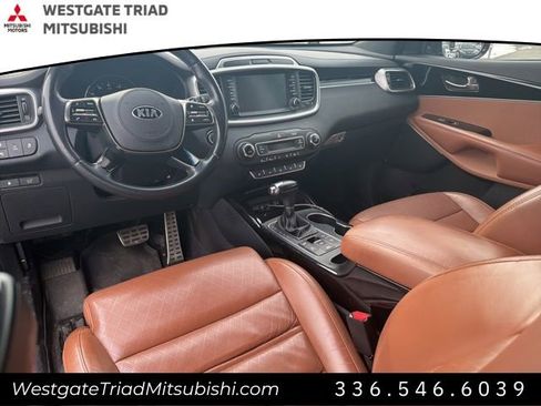 Used 2019 Kia Sorento SX image 18