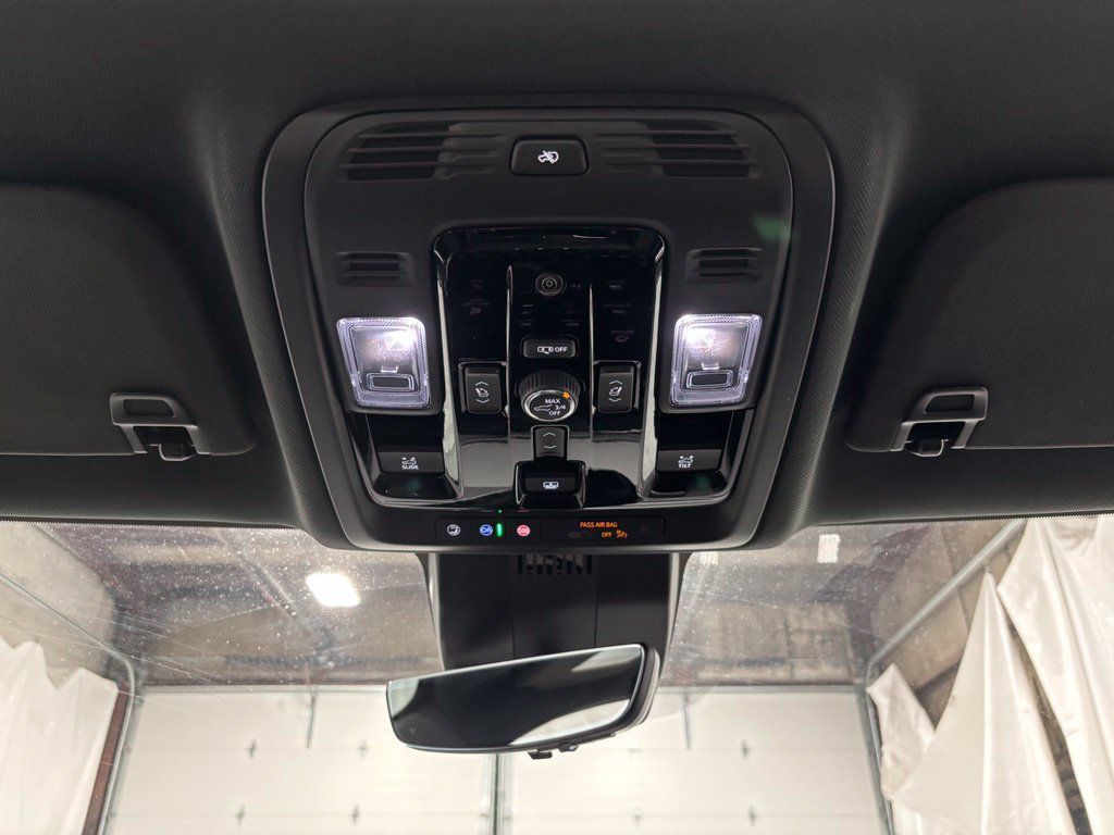 Used 2026 GMC Yukon XL AT4 w/ AT4 Premium Package AWD/4WD image 38