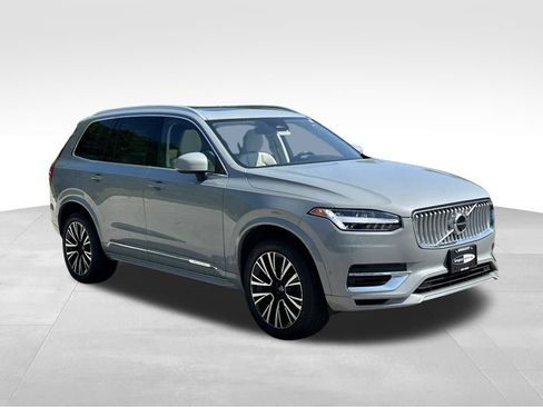 Used 2024 Volvo XC90 T8 Plus w/ Protection Package Premier AWD/4WD image 5