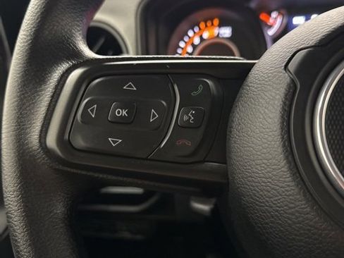 Used 2025 Jeep Wrangler Sport image 9