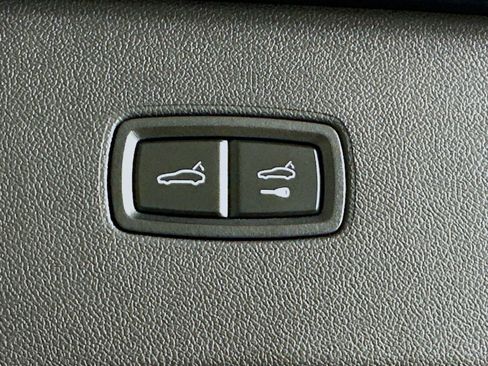 Used 2025 Porsche Cayenne E-Hybrid AWD/4WD image 42