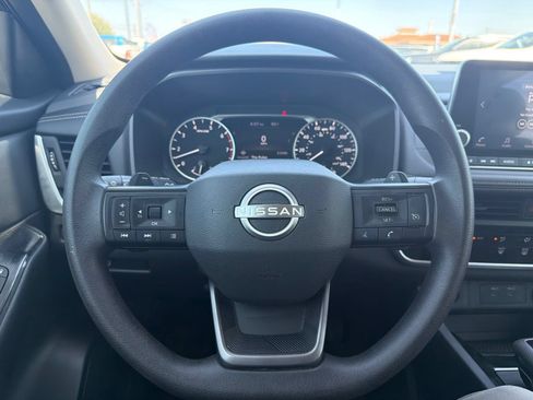Used 2025 Nissan Rogue S FWD image 19