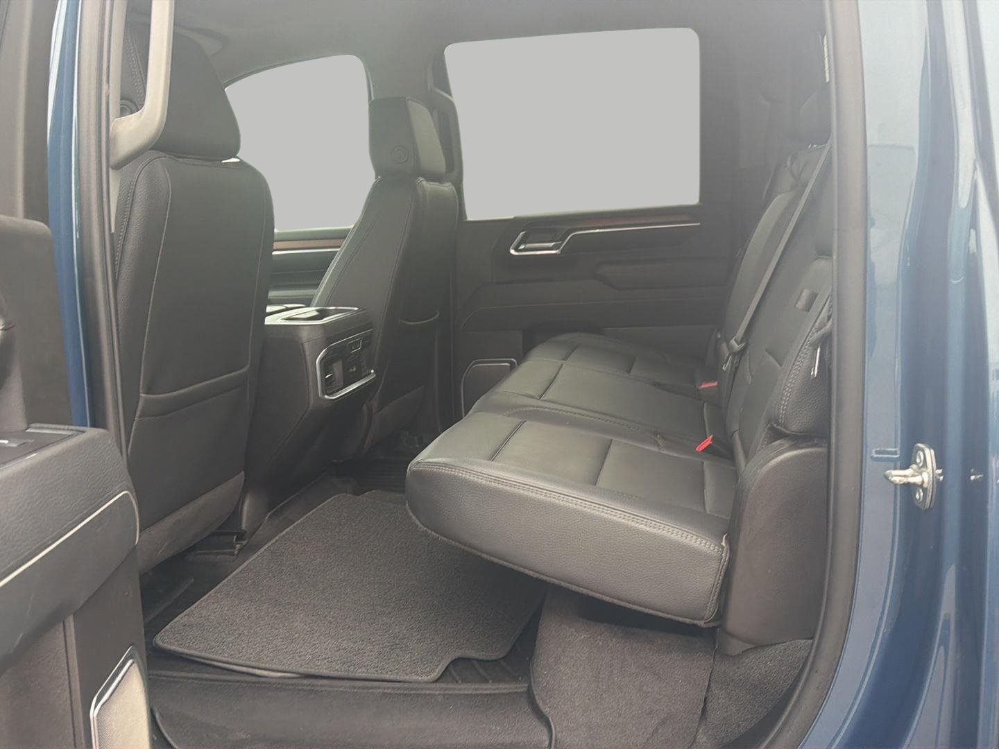 Used 2025 GMC Sierra 3500 Denali w/ Technology Package AWD/4WD image 14