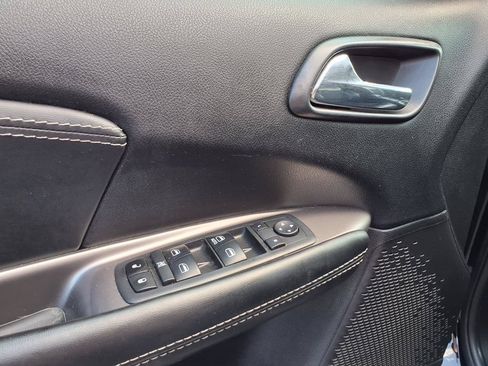 Used 2017 Dodge Journey Crossroad FWD image 13
