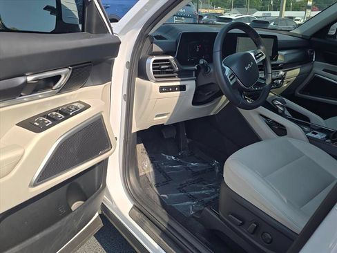 Certified 2023 Kia Telluride S w/ S Sunroof Package FWD image 9